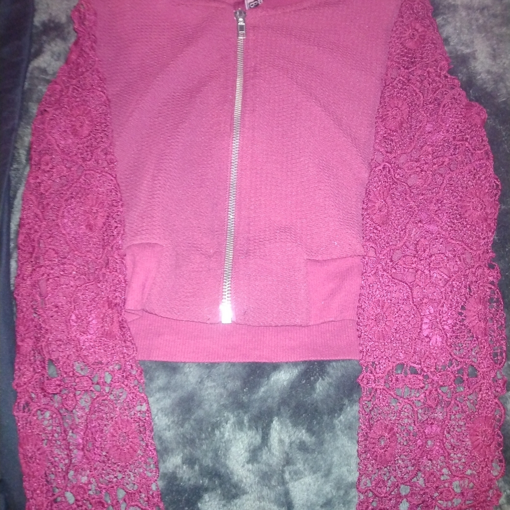 Girls size 10 beauties red crop sweater